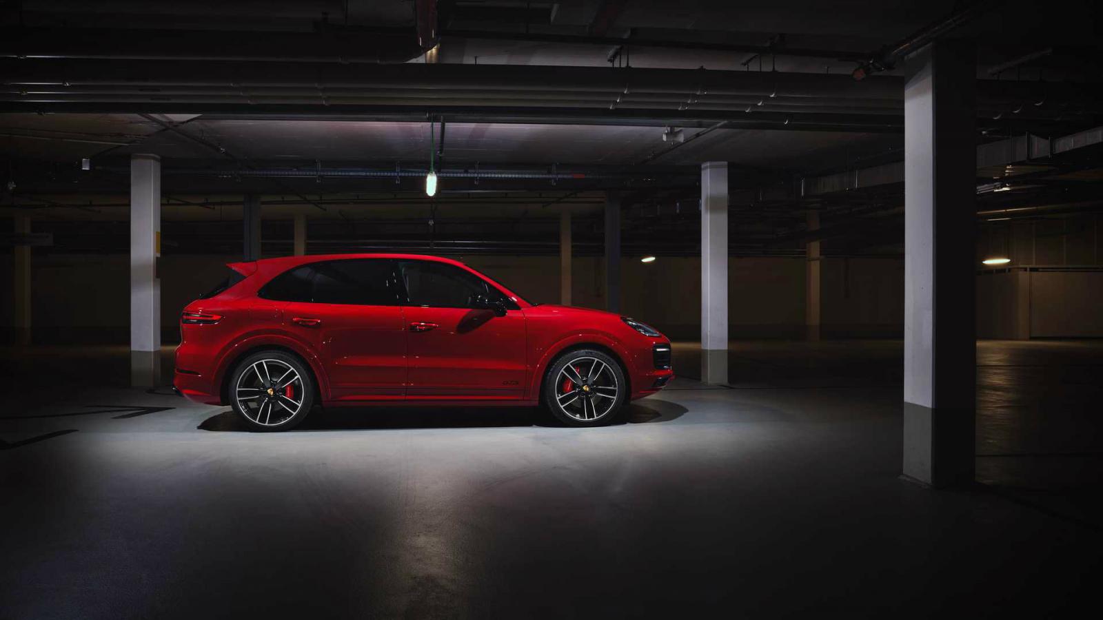 H Porsche Cayenne GTS.